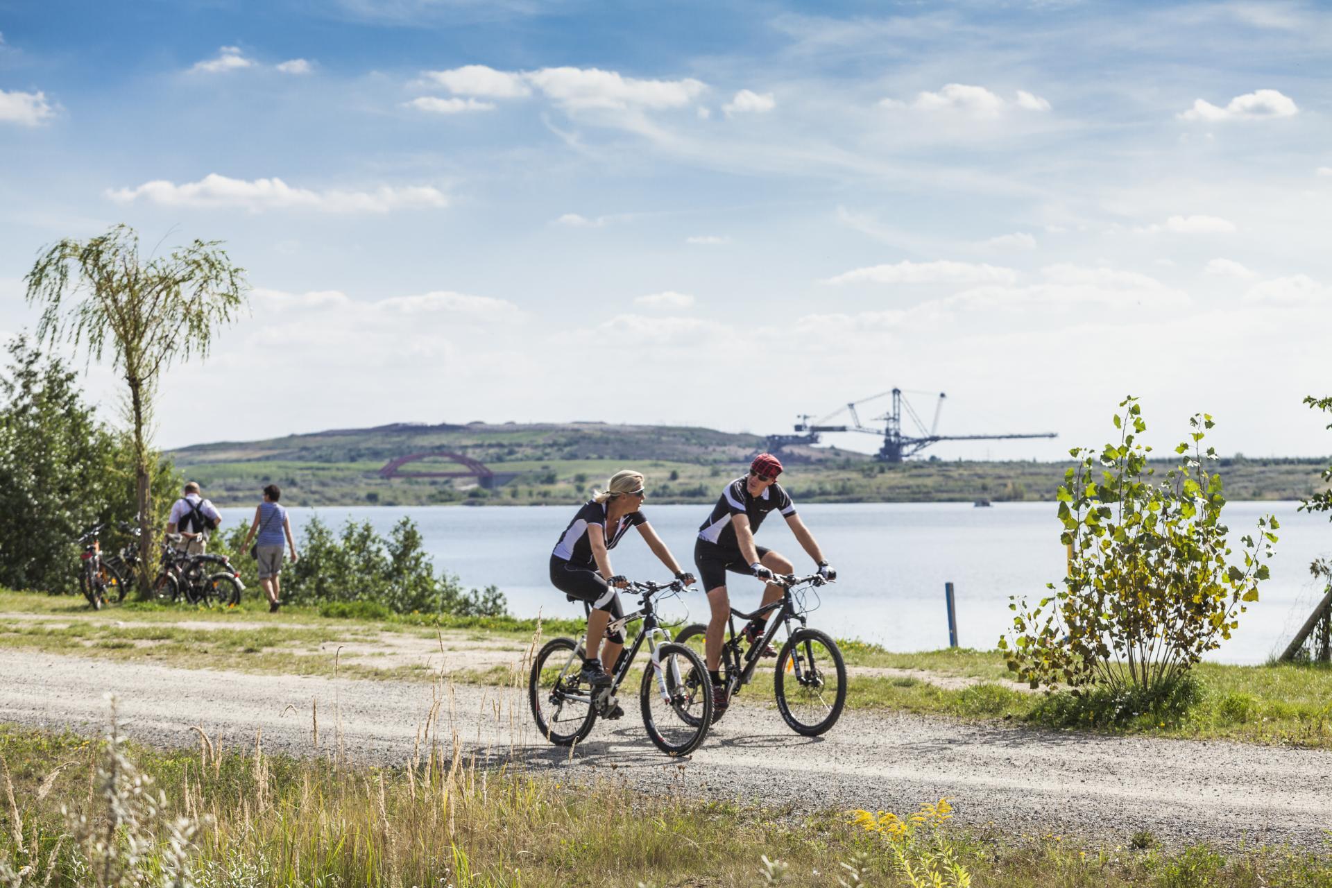 Radfahrer am Markkleeberger See